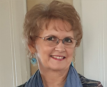 Dr Antoinette Smith-Tolken